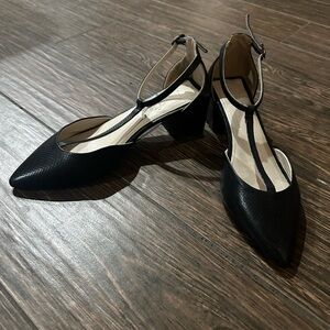 NWOB Women's Signature By Journee "Cameela" Heels Size 8.5 Black  Pointed Toe